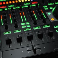 Roland DJ-808 DJ Kontrol Ünitesi