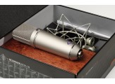 Neumann U87 Aİ Studio Set Geniş diyafram kapasitif mikrofon omni/kardioid/figür-8 (EA 87 Shockmount ile beraber)